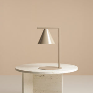 ARTERA – FORM TABLE BEIGE LAMPA STOŁOWA STOŻEK