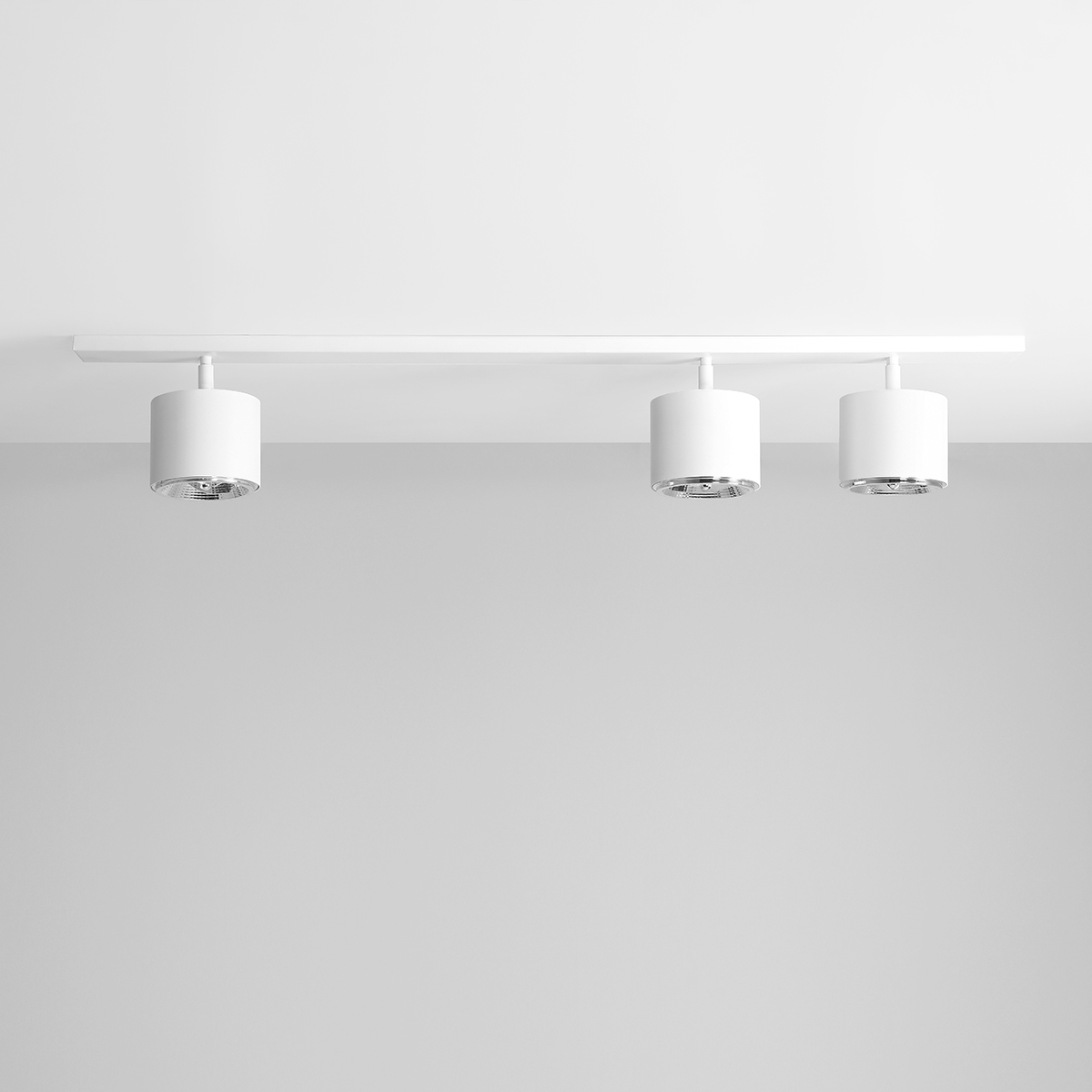 2-bot-1x2white-male 2 bot 1x2white male