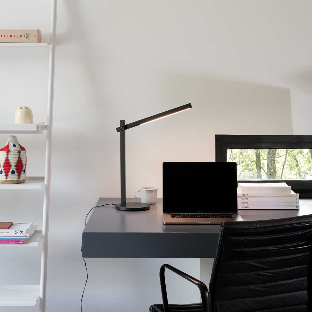 pivot-bk-minimalistyczna-lampka2-biurkowa-lamperiaconcept pivot bk minimalistyczna lampka2 biurkowa lamperiaconcept