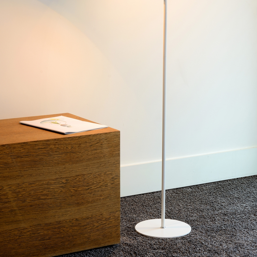 skanska-floor-wh-lampa-led4-lamperiaconcept skanska floor wh lampa led4 lamperiaconcept