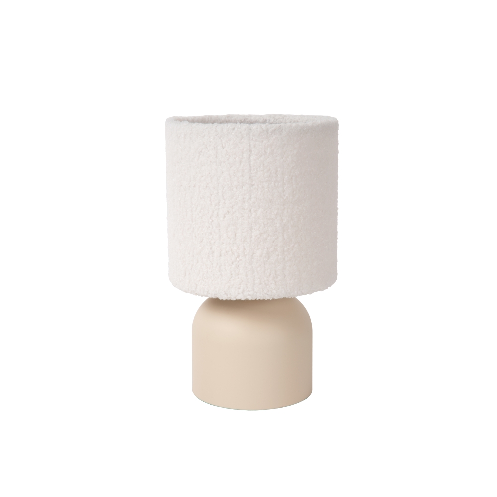 Woolly Cream Lampka do sypialni w stylu wabi sabi w kremowym kolorze, z abażurem  Boucle, który cudownie koresponduje z naturą, światło które daje lampka Woolly jest przyjemne i tworzy niesamowitą oazę relaksu, której potrzebujesz po całym dniu