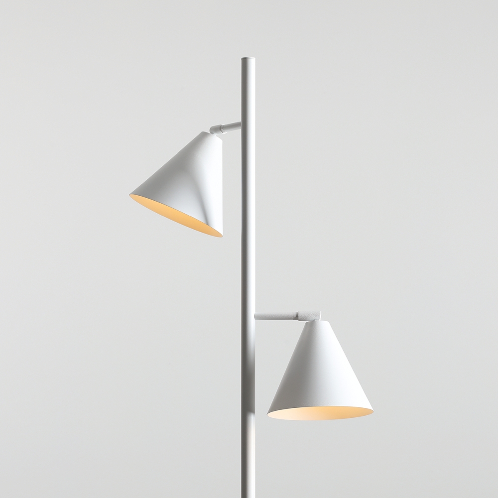 form-2-white-lampa-podlogowa-stozek-on-lamperiaconcept form 2 white lampa podlogowa stozek on lamperiaconcept