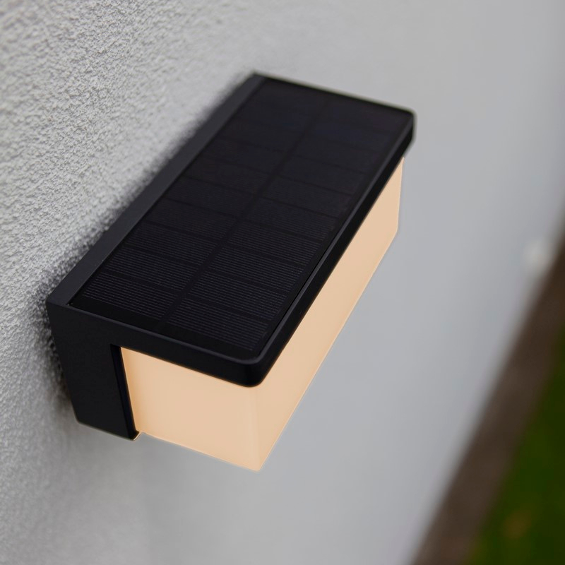 zelna-hybrid-zewanetrzny-kinkiet-led-panel-solarny-lamperiaconcept zelna hybrid zewanetrzny kinkiet led panel solarny lamperiaconcept