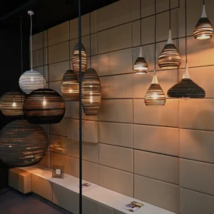 Lampy z tektury w nowoczesnym wnętrzu, lampy Sooa Design
