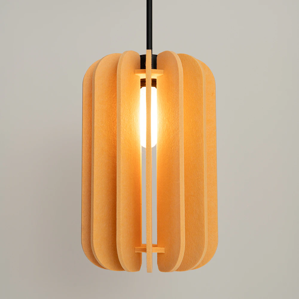 mula-27-zolta-lampa-z-filcu-on-lamperiaconcept mula 27 zolta lampa z filcu on lamperiaconcept