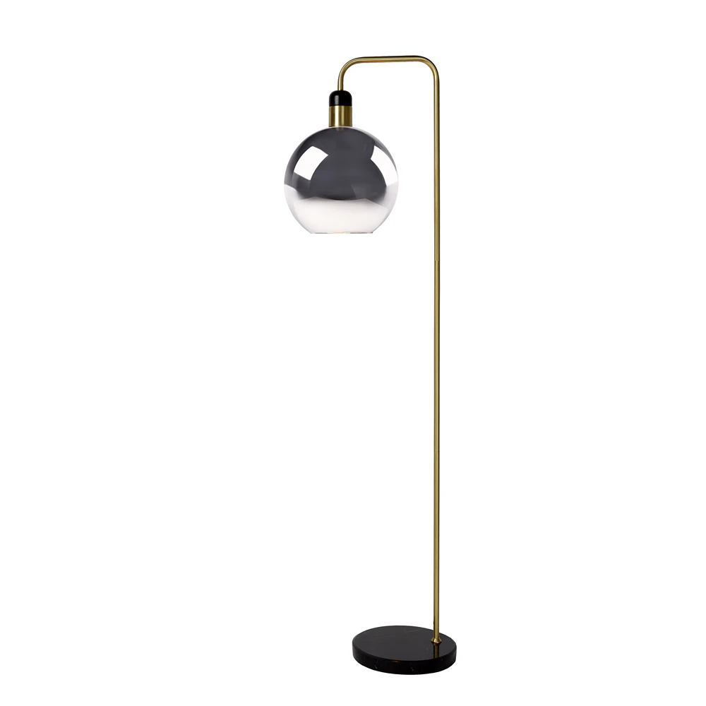 julius-szklana-lampa-podlogowa-zloto-czarna-off-lamperiaconcept julius szklana lampa podlogowa zloto czarna off lamperiaconcept