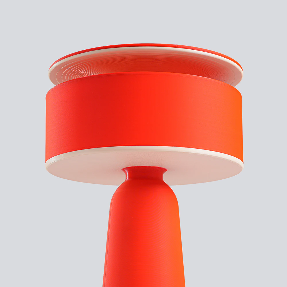 axo-designerska-lampka-nocna-czerwona-detale-2-lamperiaconcept axo designerska lampka nocna czerwona detale 2 lamperiaconcept