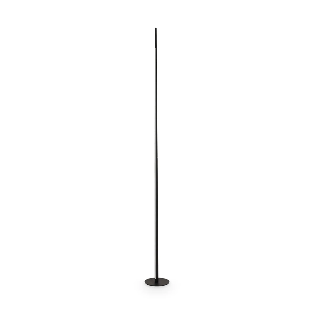 blade-pt-nero-minimalistyczna-lampa-nowoczesna-stojaca-lamperiaconcept blade pt nero minimalistyczna lampa nowoczesna stojaca lamperiaconcept