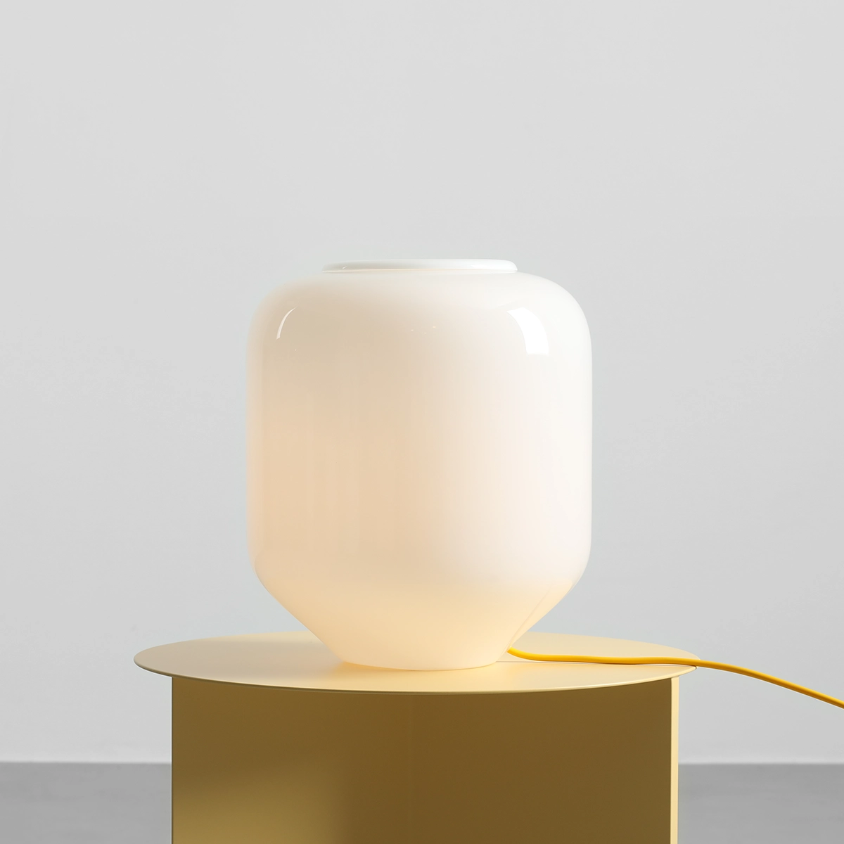 flask-L-mimosa-stolowa-lampa-z-mlecznym-kloszem-lamperiaconcept flask L mimosa stolowa lampa z mlecznym kloszem lamperiaconcept