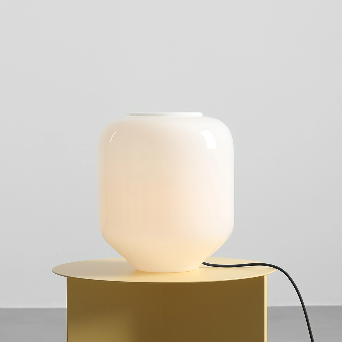 flask-L-orchid-stolowa-lampa-z-mlecznym-kloszem-lamperiaconcept flask L orchid stolowa lampa z mlecznym kloszem lamperiaconcept