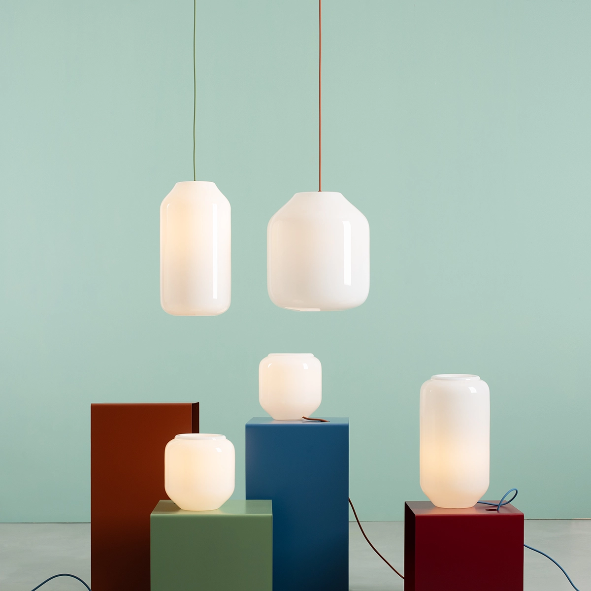 flask-table-pendandt-lampa-z-mlecznym-kloszem-aranzacja-lamperiaconcept flask table pendandt lampa z mlecznym kloszem aranzacja lamperiaconcept