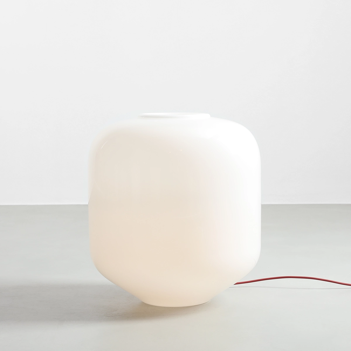 flask-xl-cherry-stolowa-lampa-z-mlecznym-kloszem-0-lamperiaconcept flask xl cherry stolowa lampa z mlecznym kloszem 0 lamperiaconcept