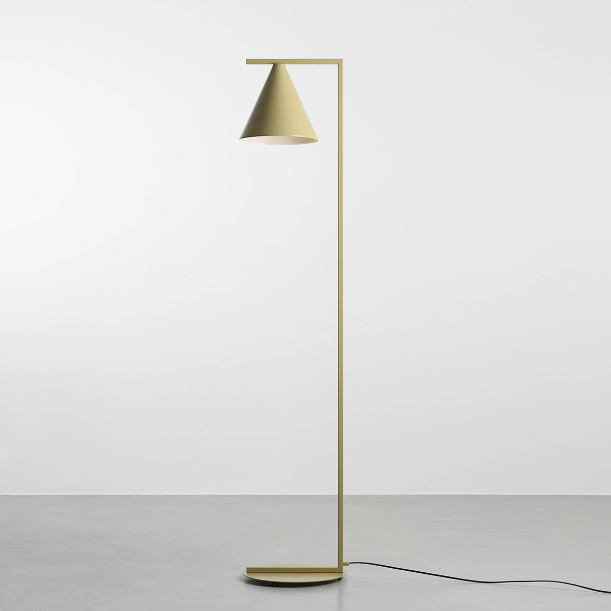 form-pistachio-lampa-podlogowa-stozek-lamperiaconcept form pistachio lampa podlogowa stozek lamperiaconcept