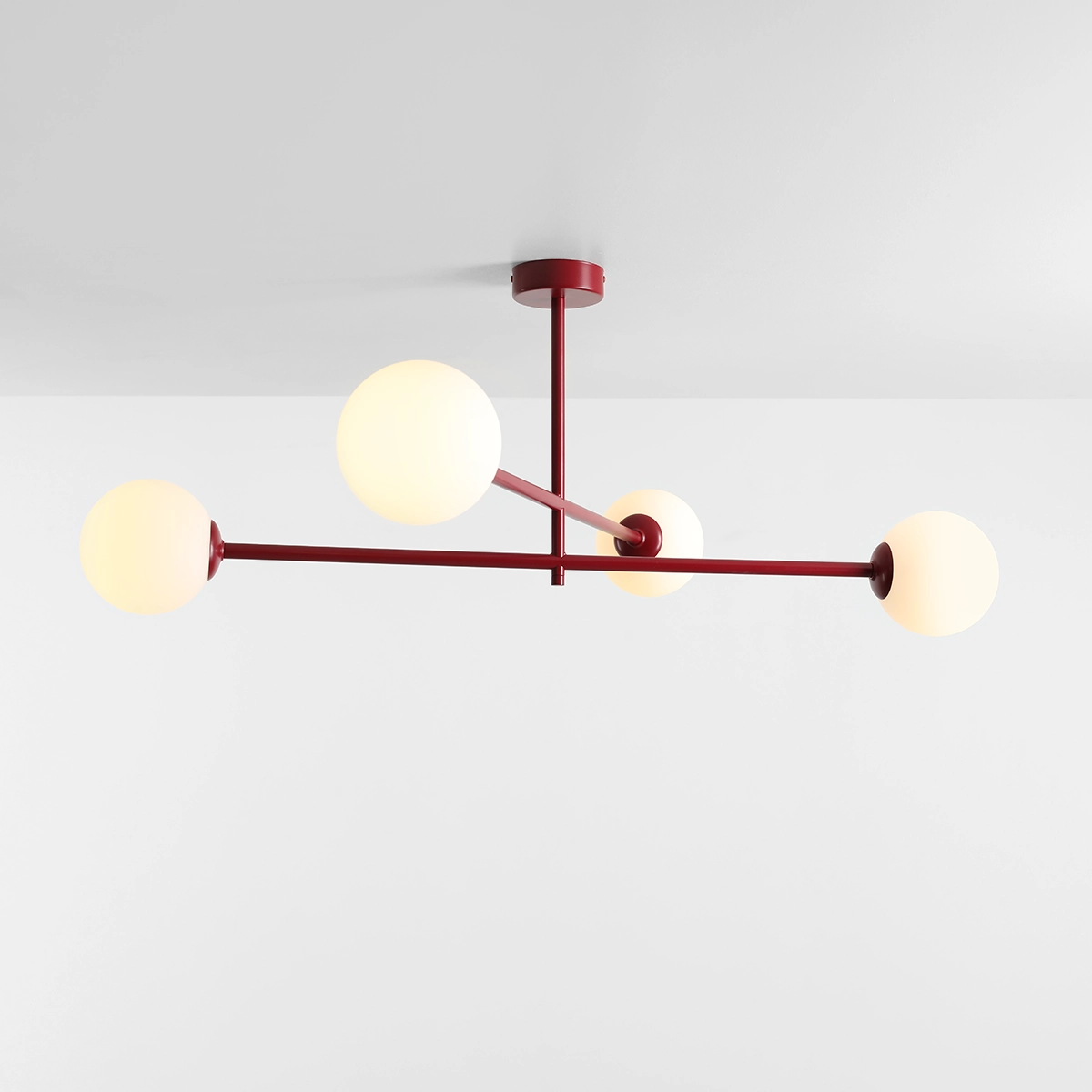 pinne-4-red-wine-niska-lampa-sufitowa-z-kulami-lamperiaconcept pinne 4 red wine niska lampa sufitowa z kulami lamperiaconcept