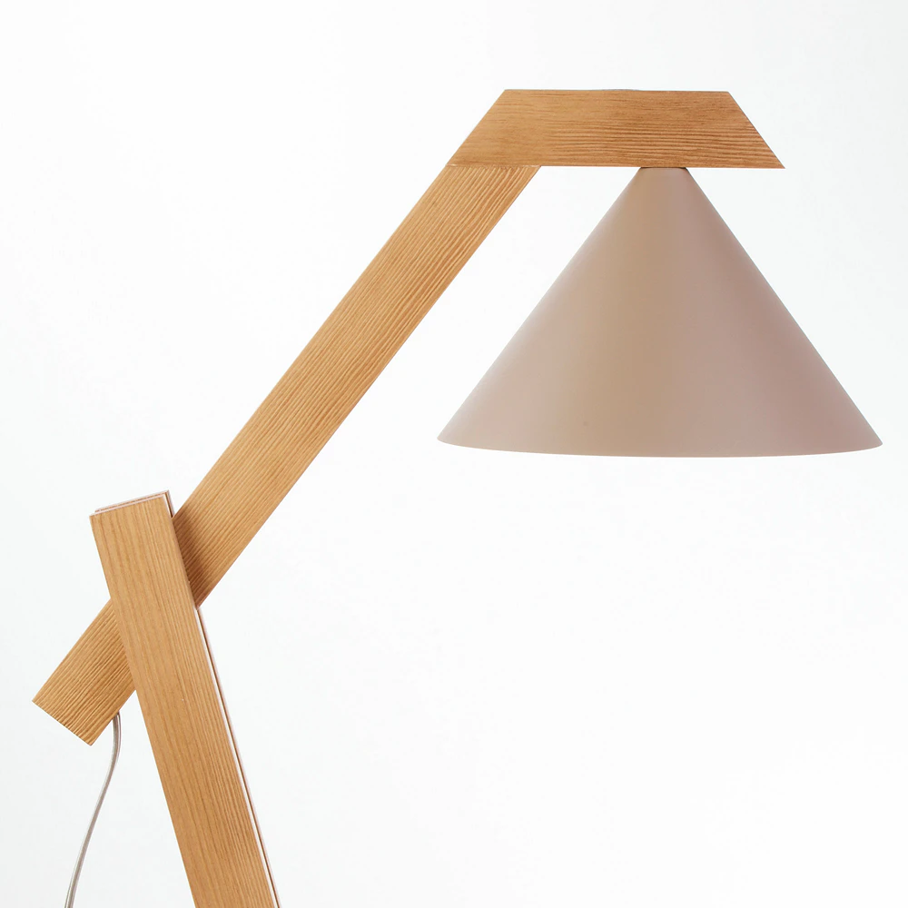 deco-jasny-braz-drewniana-lampka-biurkowa-stozek-1-lamperiaconcept deco jasny braz drewniana lampka biurkowa stozek 1 lamperiaconcept