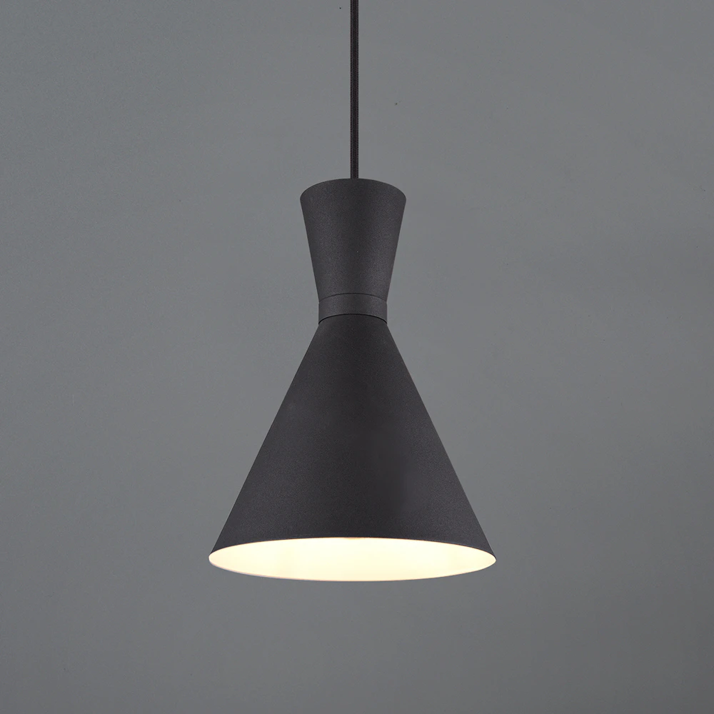 enzo-lampa-wiszaca-stozek-czarna-klosz-lamperiaconcept enzo lampa wiszaca stozek czarna klosz lamperiaconcept