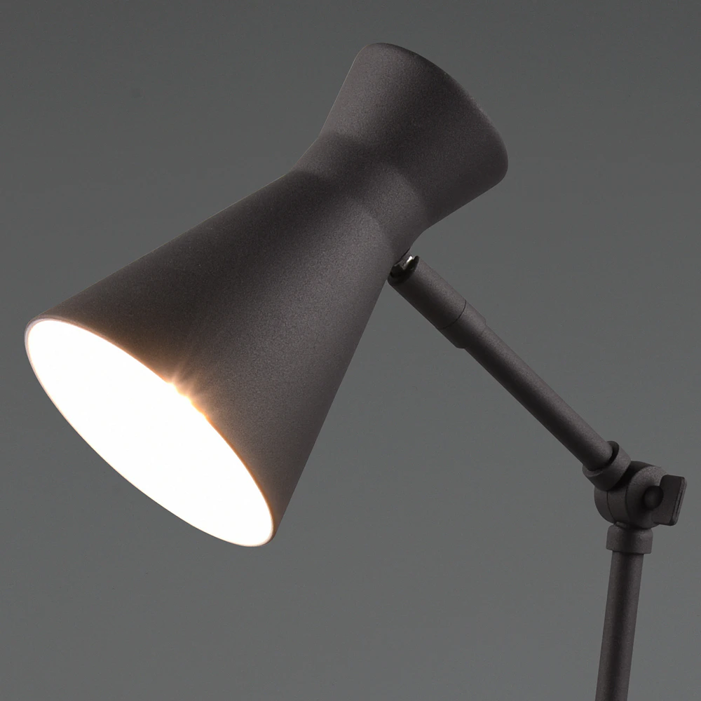 enzo-metalowa-lampka-nabiurko-e27-czarna-detale-1-lamperiaconcept enzo metalowa lampka nabiurko e27 czarna detale 1 lamperiaconcept