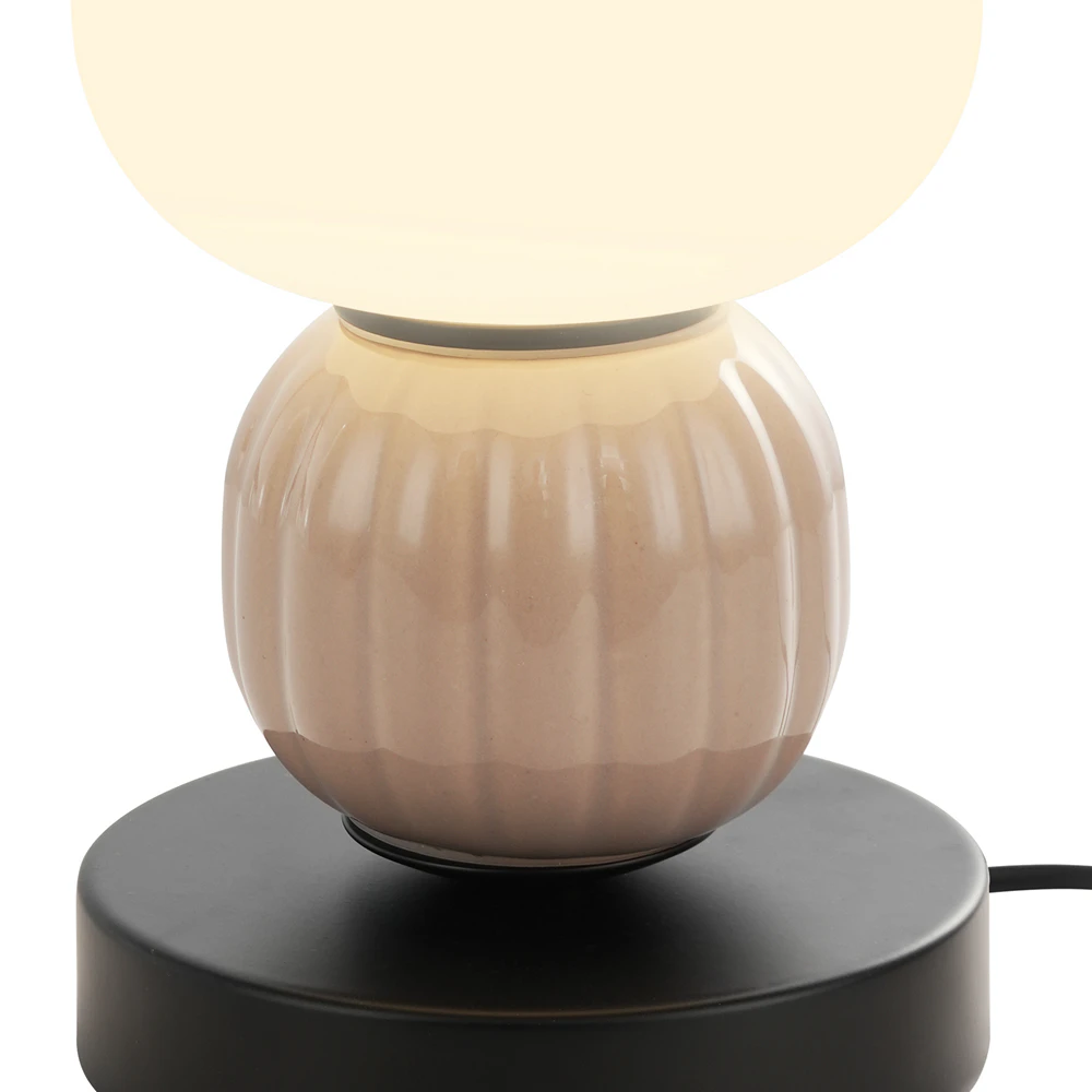 modern-medium-brown-porcelanowa-lampa-stolowa-ryflowana-detale-lamperiaconcept modern medium brown porcelanowa lampa stolowa ryflowana detale lamperiaconcept