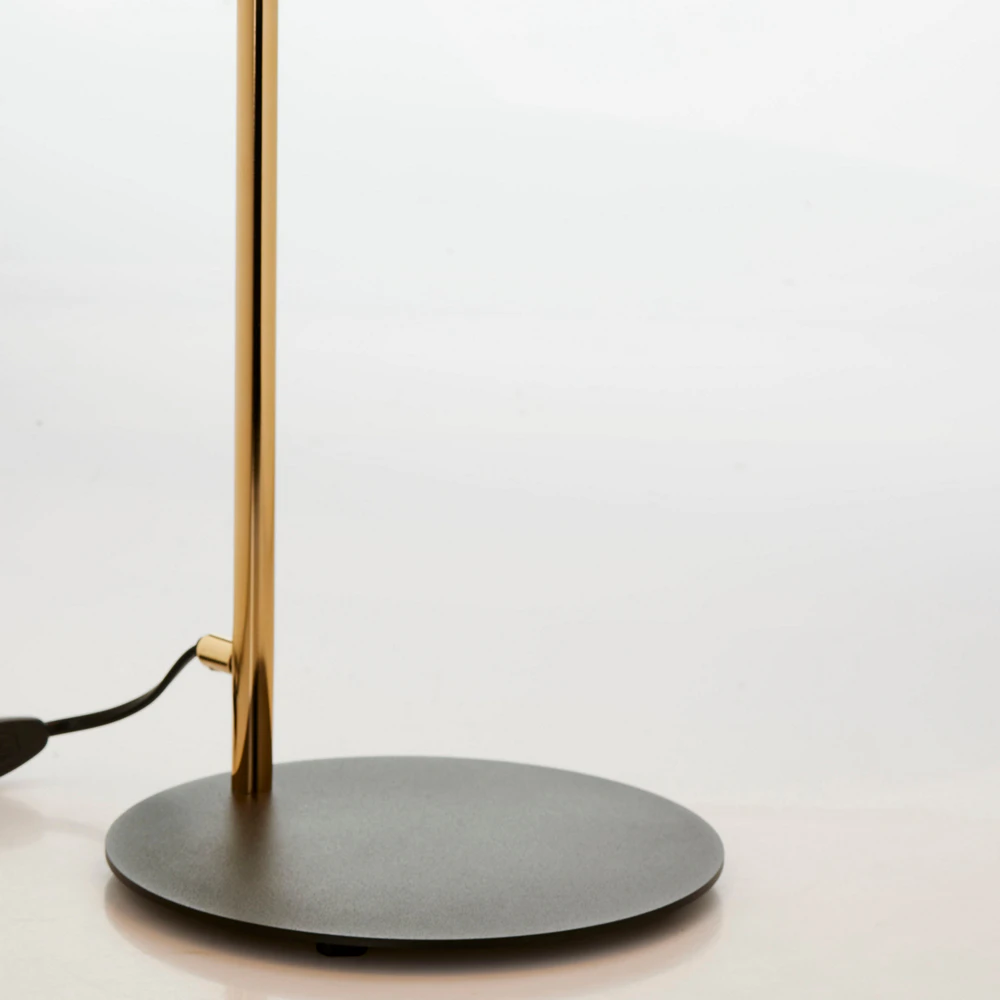 olaf-elegancka-lampa-czarno-zlota-stolowa-detale-lamperiaconcept olaf elegancka lampa czarno zlota stolowa detale lamperiaconcept