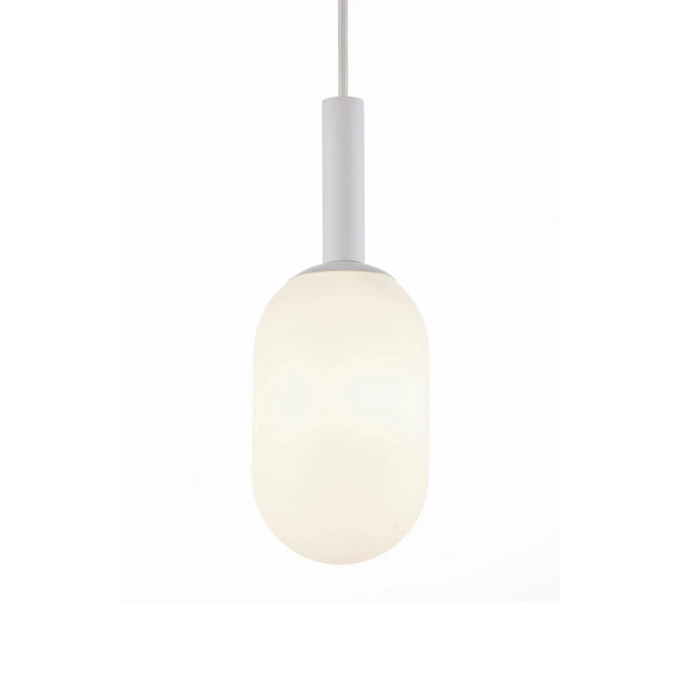 pluum-1-s-m-bialy-lampa-z-mlecznym-kloszem-on-lamperiaconcept pluum 1 s m bialy lampa z mlecznym kloszem on lamperiaconcept